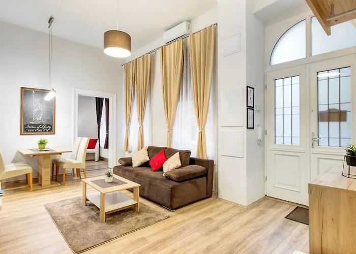 Standard Apartment By Hi5 - Weiner Leo