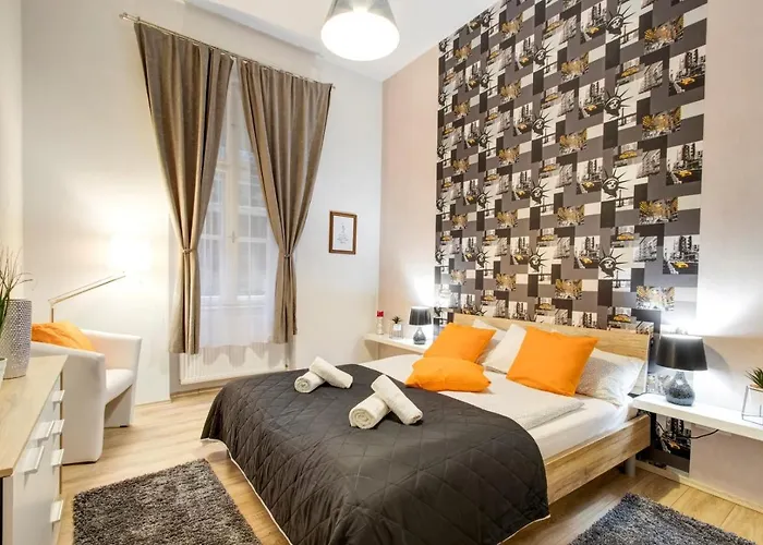 Standard Apartment by Hi5 - Weiner Leo